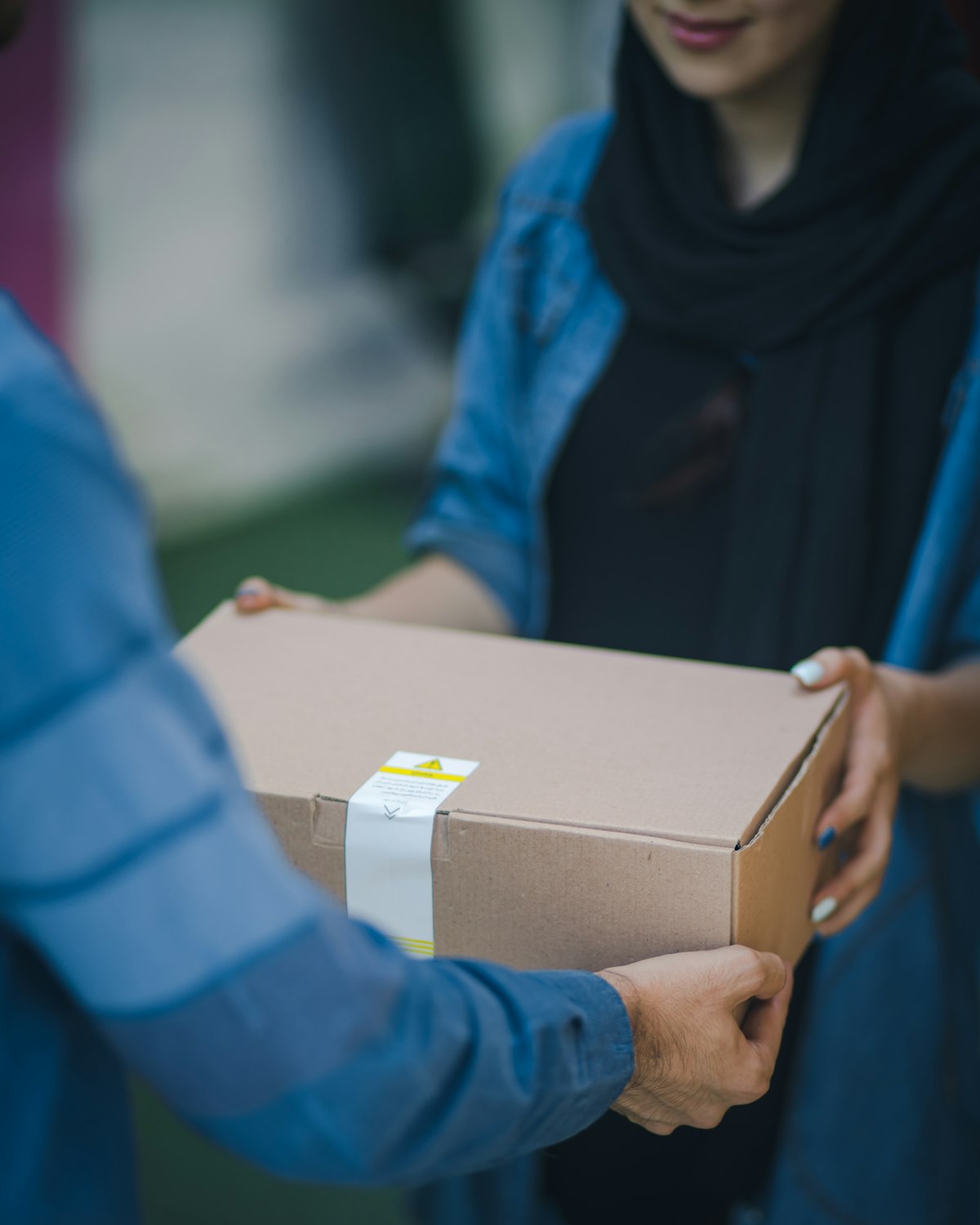 Cargo delivery handover